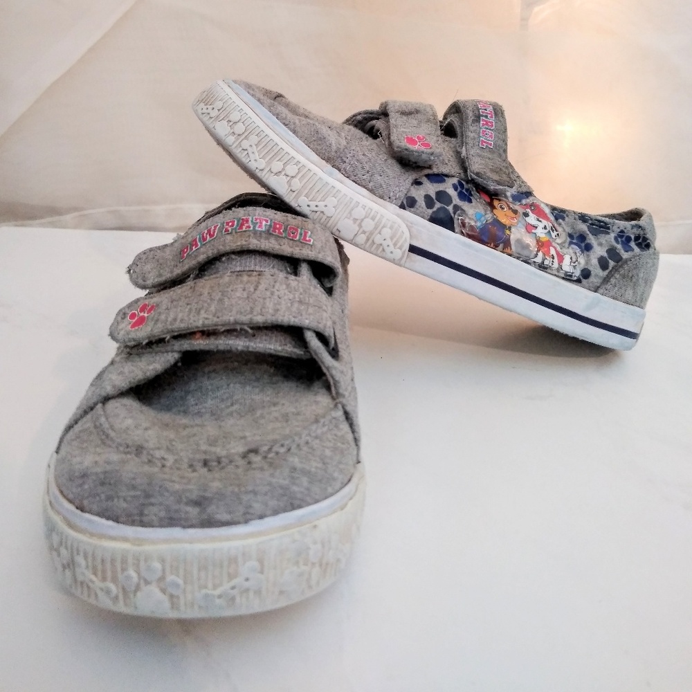Boys shoes size 10